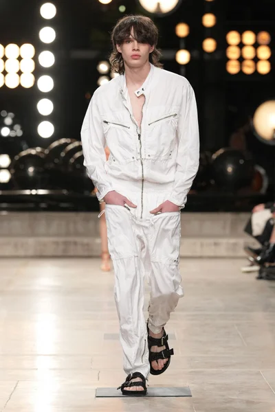Look 35